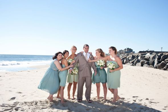 Unique group poses for wedding party photos :  wedding photography wedding party poses 5
