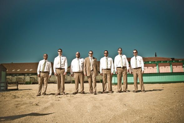 Unique group poses for wedding party photos :  wedding photography wedding party poses 8