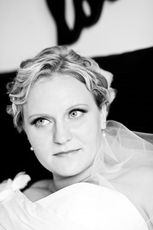 My Rainy Wedding Day Recaps - Part 6 - All the little Details :  wedding flip flop basket diy card box hair flower centerpieces calla lilies table numbers cake Fake Eyelashes