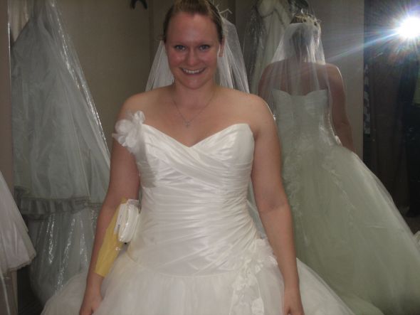 My Dress is IN and I think I am even more in LOVE! (Pics Inside) :  wedding dress sottero and midgley IMG 5872