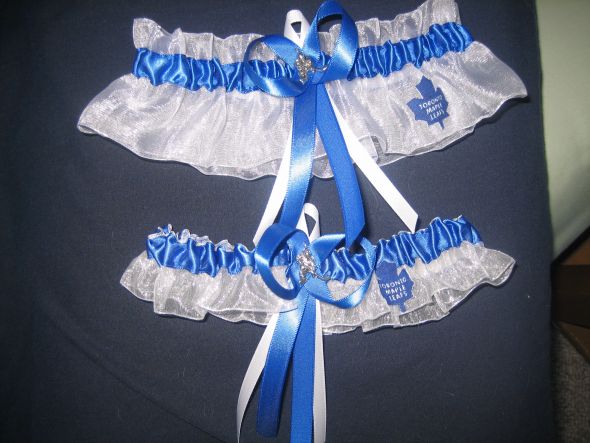 My hockey garter arrived! :  wedding garters IMG 6378