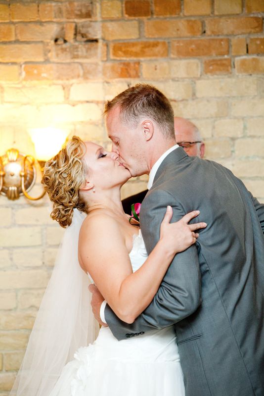 The kiss! :  wedding ceremony Kiss