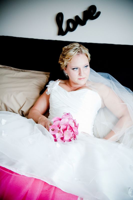 My Rainy Wedding Day Recaps - Part 2 - First Look :  wedding Love Bed