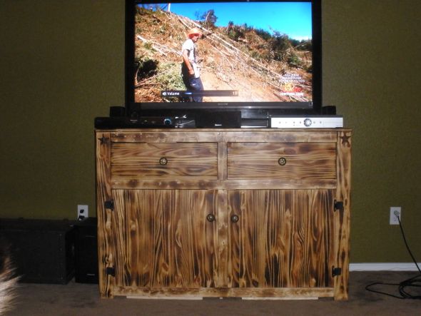 I'm not the only creative one in the relationship...His DIY :  wedding 2