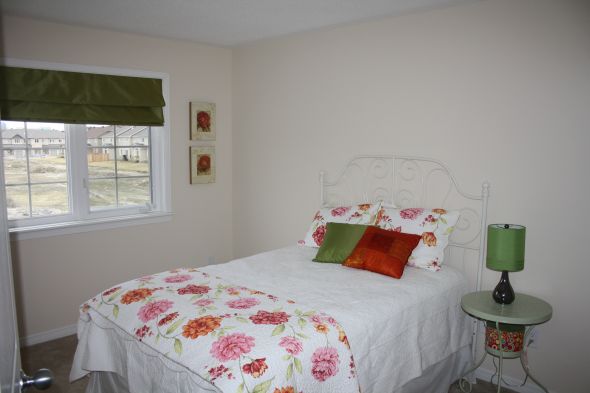 House pictures :) Suggestions for wall color and art? :  wedding house decorating IMG 0199