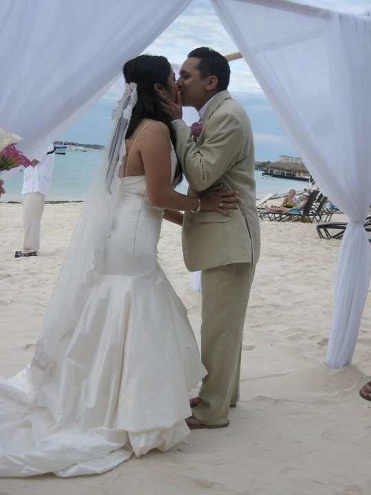 We're back from our WEDDINGMOON : wedding newlyweds 29639 756260905176 25508002 41035096 2873426 N