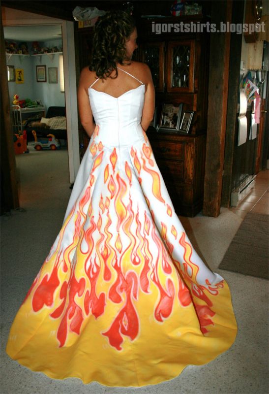 Wildest Wedding Dresses :  wedding Airbrushed Wedding Dress1