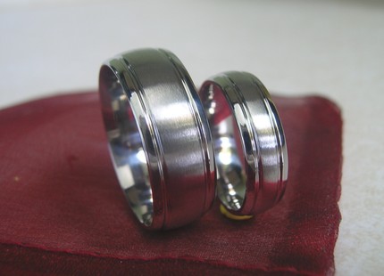 Show Me your Non-Stone Wedding Bands (please) : wedding Il 430xN 131107237