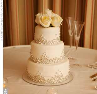 Please Post a Picture of Your Wedding Cake : wedding wedding cake Cake Pearl
