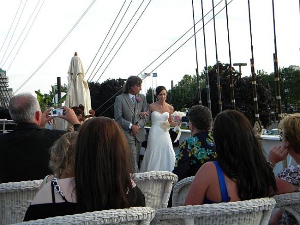 I got married yesterday! A few non-pro pics inside :) : wedding 3