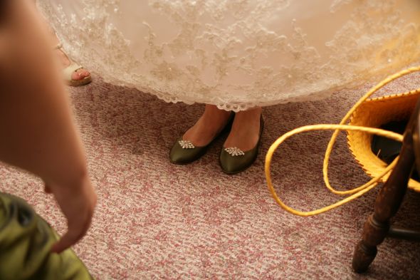 Some of our professional pics that make me feel even better :) Pic heavy! : wedding KNI 0307