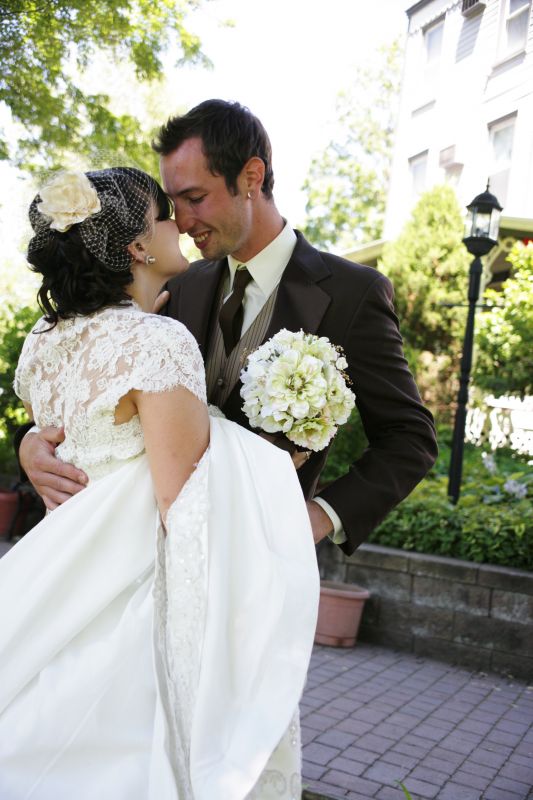 Some of our professional pics that make me feel even better :) Pic heavy! : wedding KNI 0369