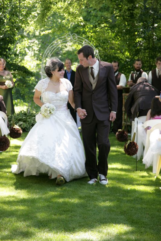 Some of our professional pics that make me feel even better :) Pic heavy! : wedding KNI 1238