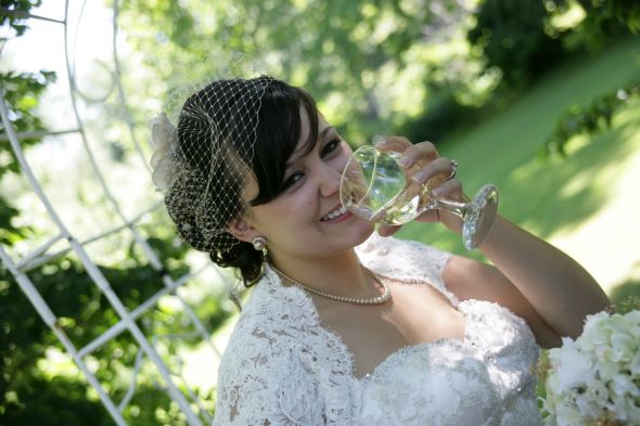 Some of our professional pics that make me feel even better :) Pic heavy! : wedding KNI 1724