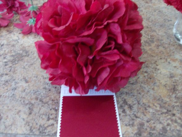I make lots of different items for wedding including centerpieces bouquets