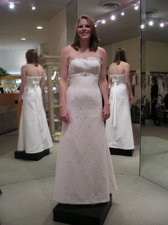 This is the last thing any bride wants to hear... :  wedding Wedding Dress Photos 003