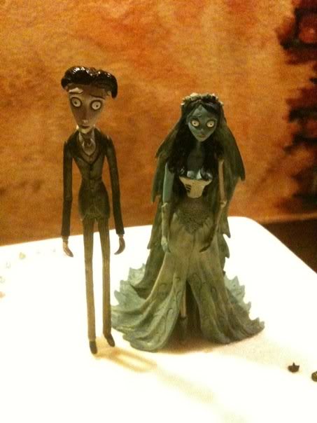 Married Bee's, show us your CAKE! : wedding cake Caketoppers 1