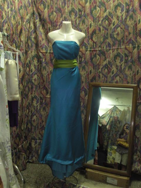 My Bridesmaid is Pregnant!!  But her dress is already made!!! :  wedding Photo0071 Small