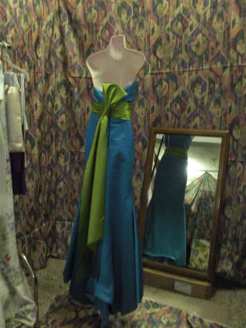 My Bridesmaid is Pregnant!!  But her dress is already made!!! :  wedding Photo0072 Small