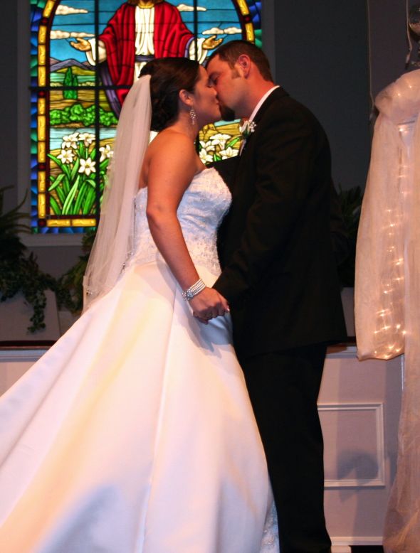 Married Ladies - You May Kiss the Bride Pics! :  wedding 111