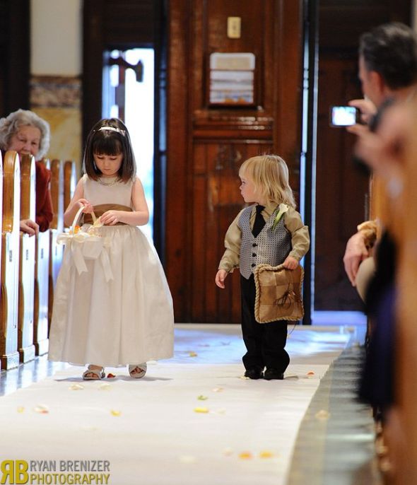What are your ten favorite pro photos that express your day? : wedding 69859 448392863521 6503288521 5224912 2681538 N
