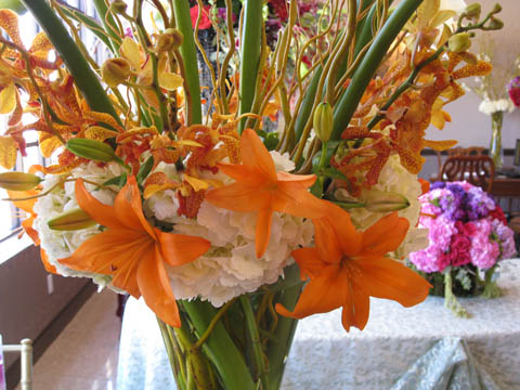 Centerpiece preview! :  wedding Lillies