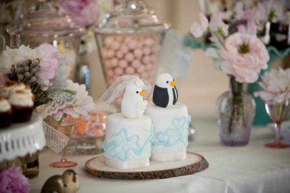 Bird Toppers Mini Wedding Cakes wedding bird topper cake rustic 