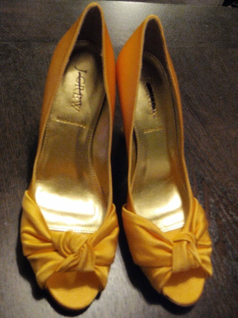 Shoe me your colored shoes! :  wedding PB080015