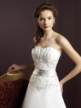 Anyone hate their dress model? :  wedding F171 3