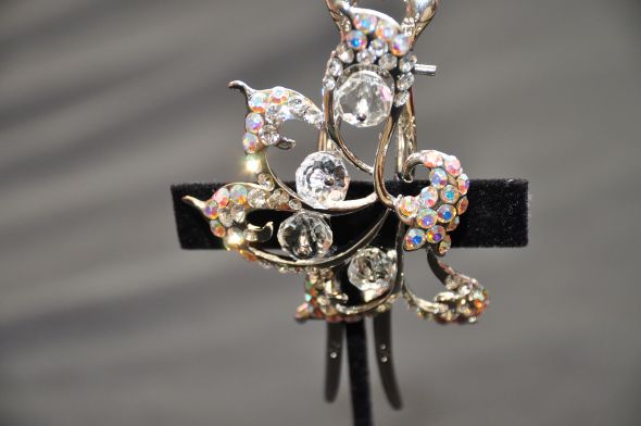 Swarovski Hair Claws... $35 Per Piece! :  wedding swarovski hair clips budget DSC 0374