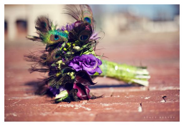 wedding flower arrangements with feathers