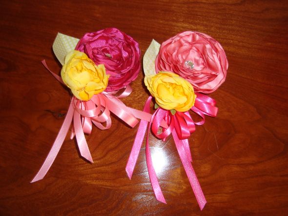 My DIY Fabric Flower Bridesmaid Bouquet and Bouts!! :  wedding flowers bouquets fabric diy Bouts