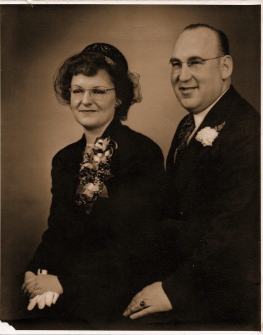 Honoring loved ones who can't be there : wedding Grammyandgrampysoule