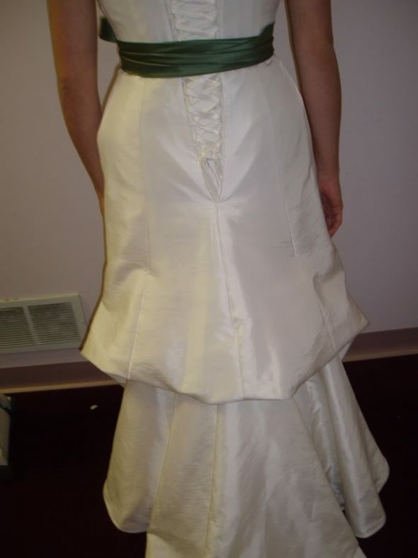 alfred angelo 1148 brides!! : wedding dress Bustle