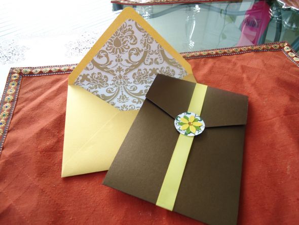 Can I see your invitations bee's? :  wedding paper invitations stationary DSC01945