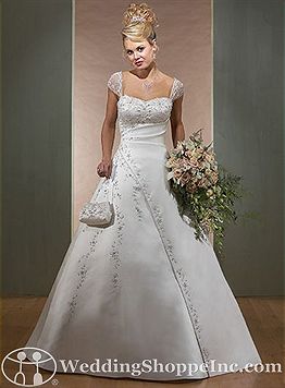 Anyone hate their dress model? :  wedding Felicity2