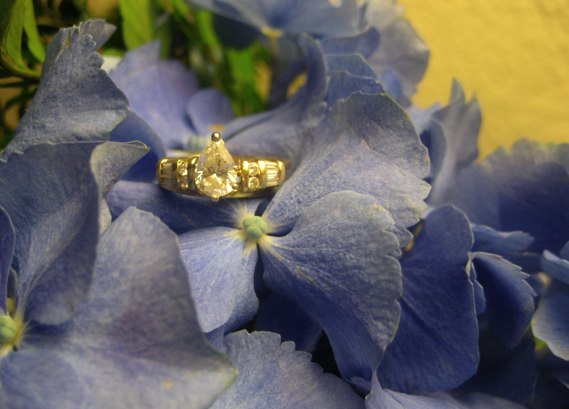 [Poll] Is it okay to have space between E-ring and wedding band? :  wedding engagement ring wedding band space W Ring1