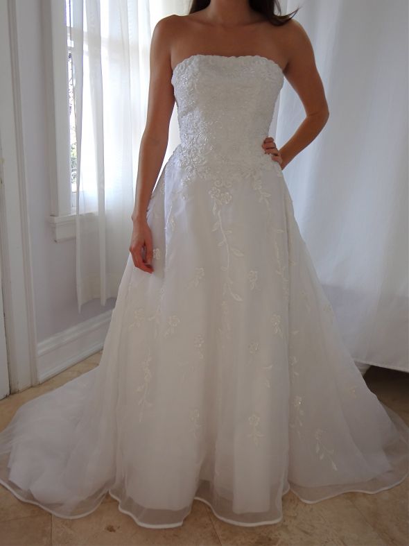 Beaded, tulle, button, white wedding dress- Size 4 $250 :  wedding crinoline organza a line 1 strapless beaded tulle train satin white dress inspiration ceremony DSC00582