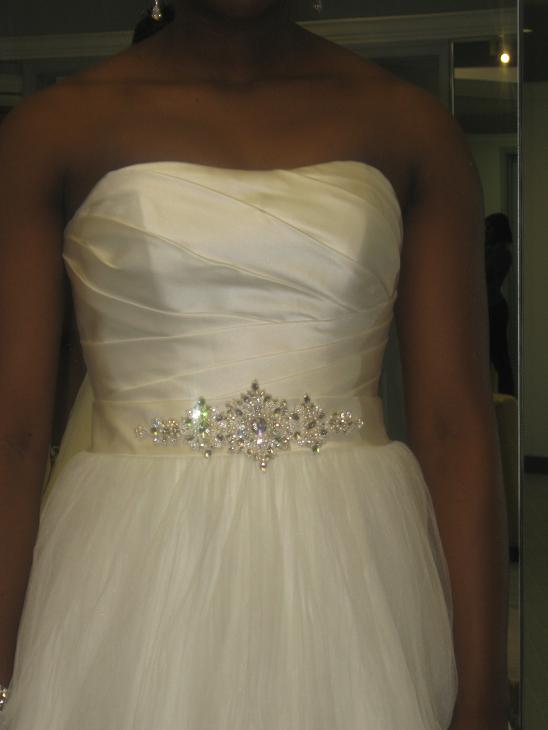 Any real Alfred Angelo Brides? :  wedding AA 2112 Front CloseUp