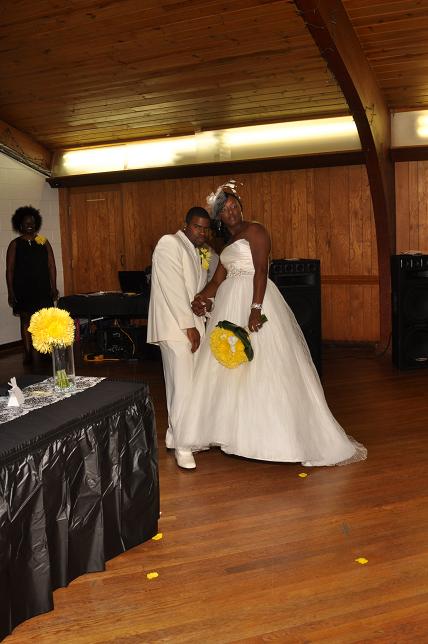 JamaicaBride's SISTER got married...9/18/2010 (photo heavy) : wedding BrideandGroomPose