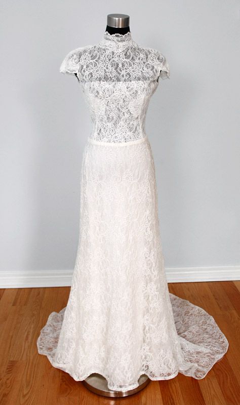 Beautiful fitting classic vintage lace ivory open back gown