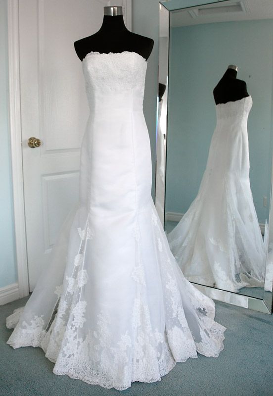 Spanish Lace strapless Pronovias wedding gown in natural white 
