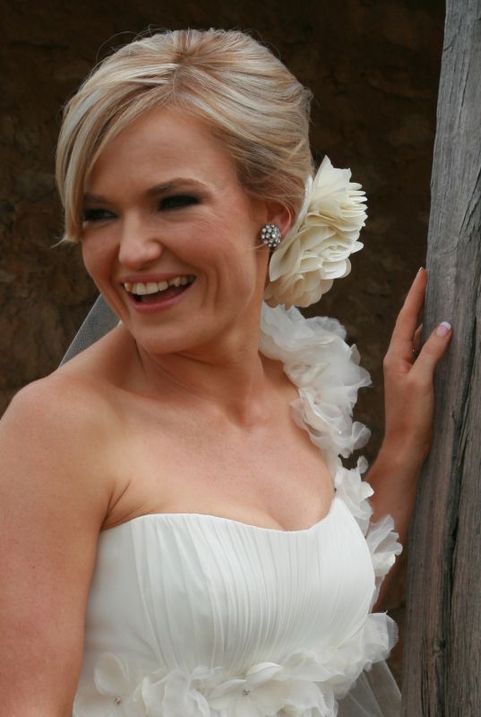 Our professional pics are in (Very Pic Heavy) :  wedding IMG 0437a
