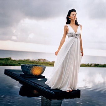 Anyone NOT having a strapless gown? Post pics! : wedding Cleopatrabrides