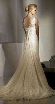 Can anyone help me I.D. this dress!?!?! {or suggest something similar!!!} :  wedding lace v neck sheath monique lhuillier Panda 2
