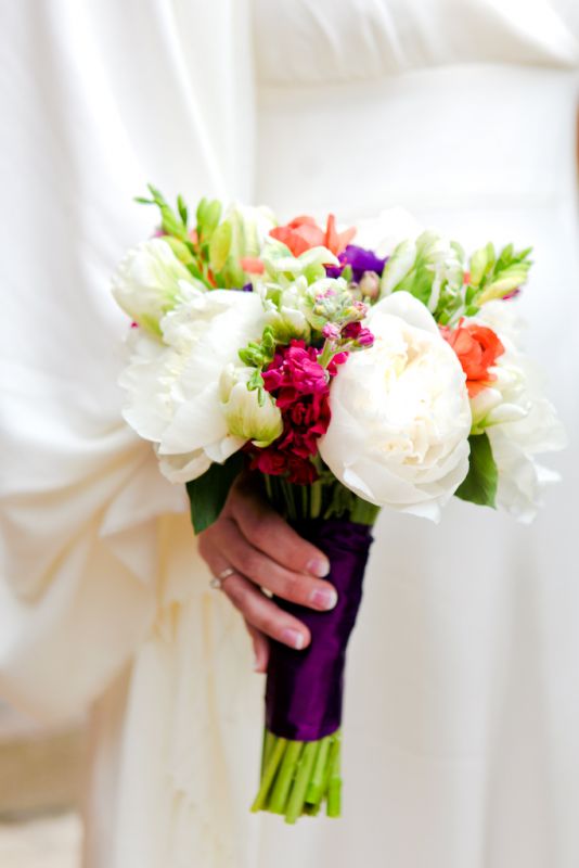 show off your bridal bouquet :  wedding bridal boquet ANwedding 1208