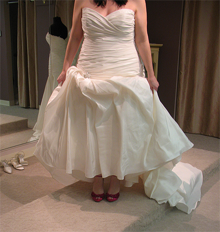 Show Dress and It's Shoes!! :  wedding dress bride shoes Cuteshoes2