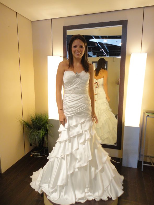 Ordered my dress!! With pics!! :) :  wedding dress robin jillian DSC00617