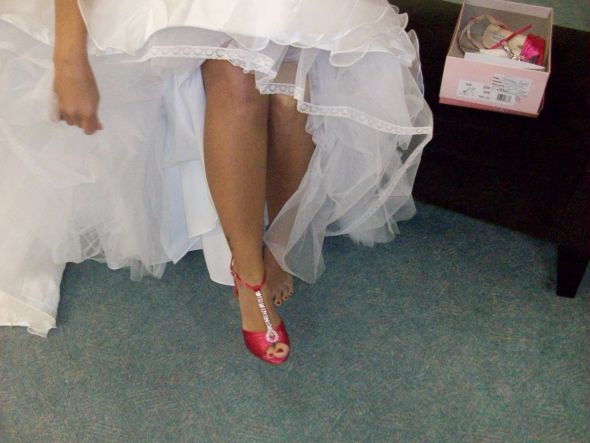 Finally pictures of my dress!!!!! :  wedding April 2011 124