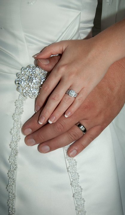 Just a few teasers from wedding day :  wedding 38951 416294292902 218678092902 4744442 5024527 N